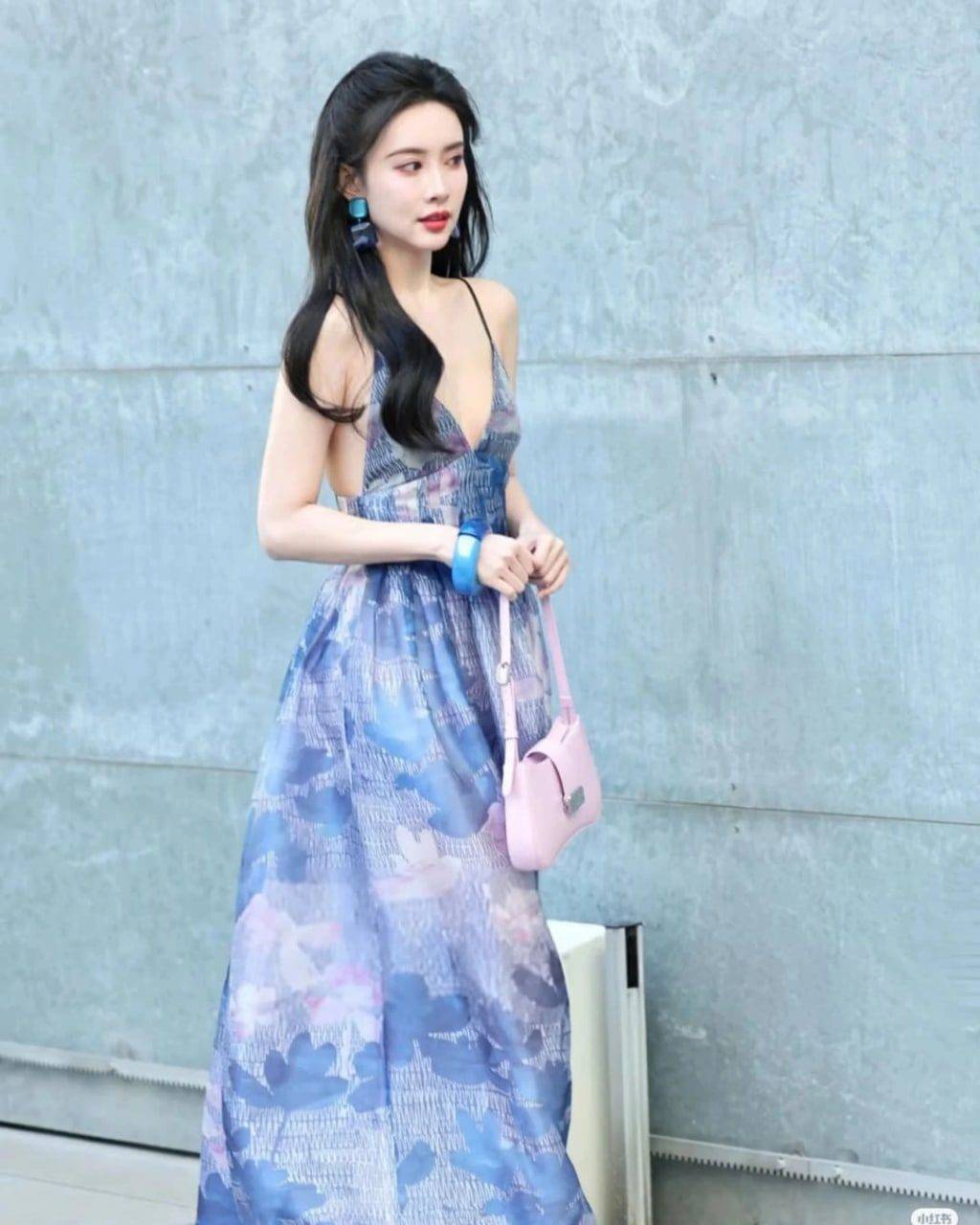 林明禎 澳門 內地女星孟子義亦曾以同款禮服現身時裝周。(圖片來源:小紅書圖片)