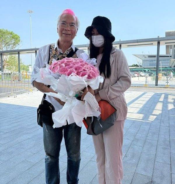 王青霞刑滿出獄即被遞解出境 李龍基捧60枝玫瑰花迎接 激動交代最新安排