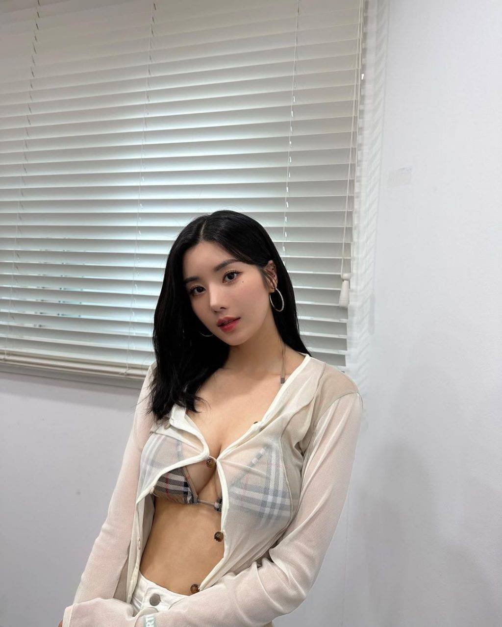 權恩妃 (圖片來源:IG@silver_rain.__)