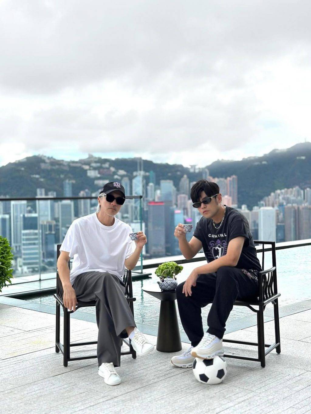 黃一山 另一方而,周星馳上星期同剛在香港開個唱的周杰倫見面,不少網民很期待雙周合作!(圖片來源:IG@stephenchow)