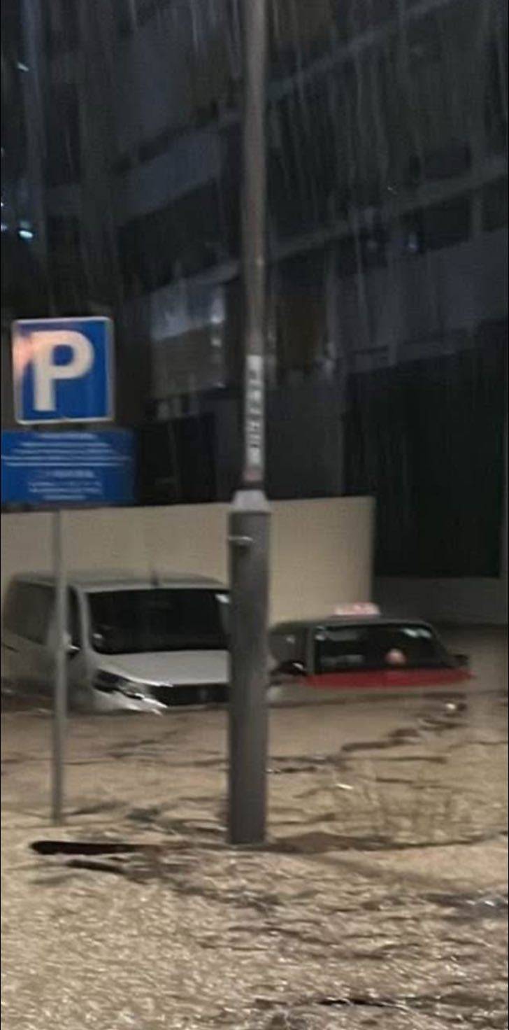 天文台 黑雨 (圖片來源:香港突發事故報料區@Facebook)