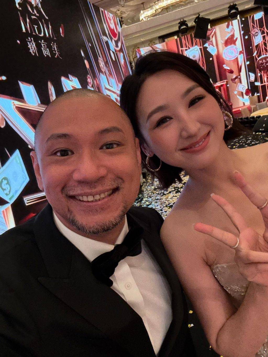 金剛 小嫻 不久前,他才與女神高海寧在澳門一同出席活動擔任主持,可見他在主持界依然相當活躍,吸金力不減。(圖片來源:IG@aloha6969)