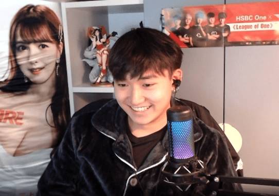 cyrus 林俊其 主要在Twitch直播。(圖片來源:IG@cyrus_tkh2.0)