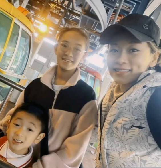 楊思琦 港姐 楊思琦不時在社交平台曬出與仔女嘅合照,不過老公就一直未有出鏡。(圖片來源:ig@szekikk)