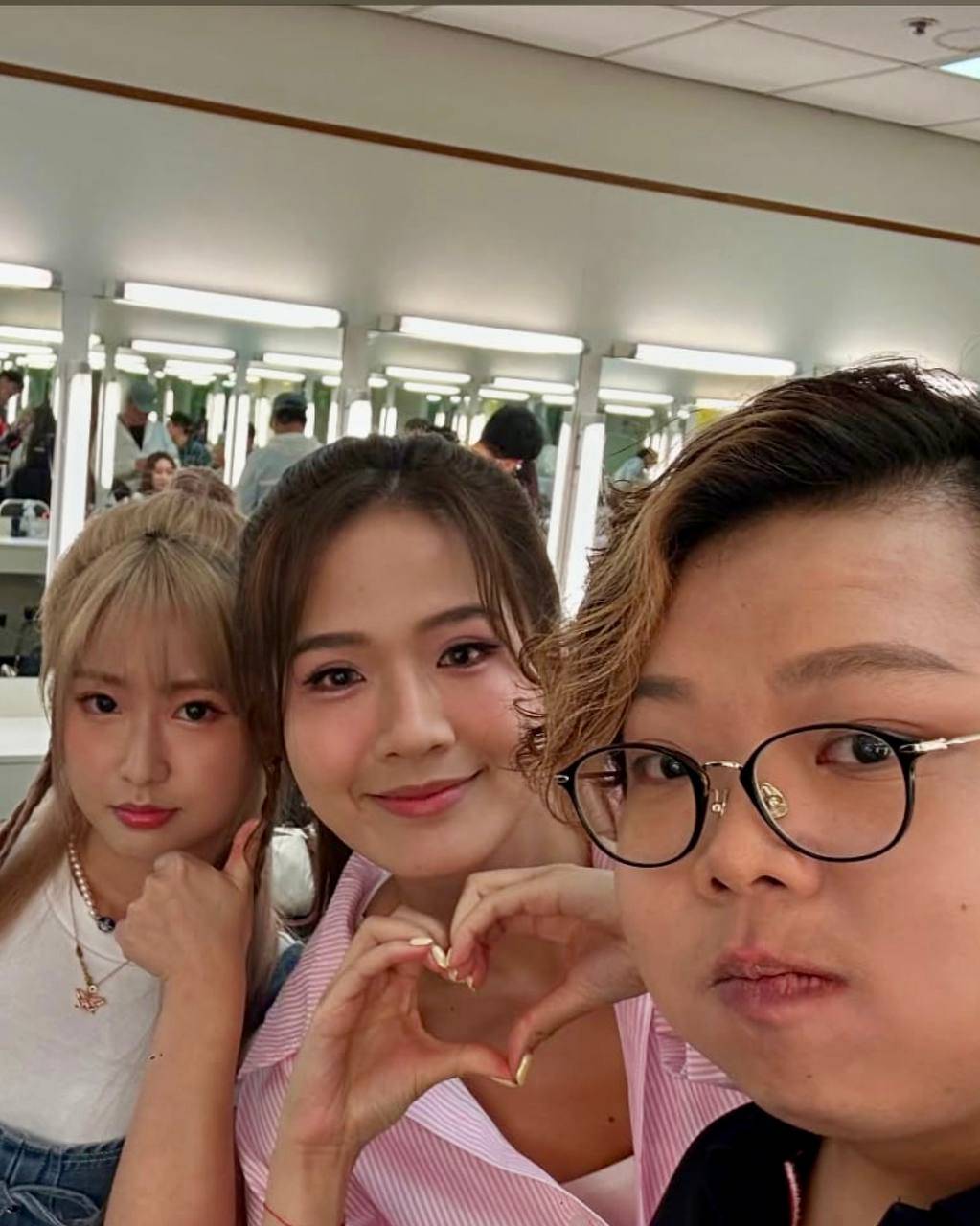 奇情谷 babyface Babyface在IG透露:「化妝間見到maggie ,同佢傾佐陣計,依舊親切友善,見到佢比起以前更有精神開心,相信好事近。」(圖片來源:babyface_hk)