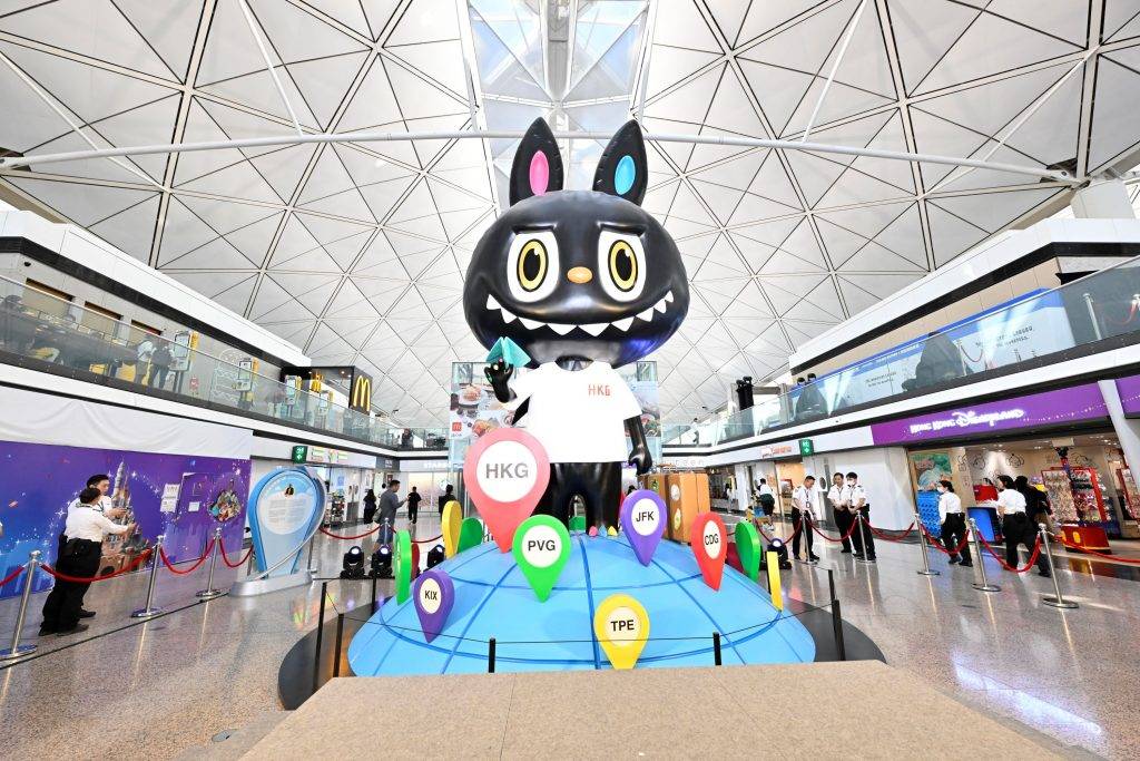 labubu驚喜登陸香港國際機場限定打卡位 聯乘the (圖片來源:香港國際機場)
