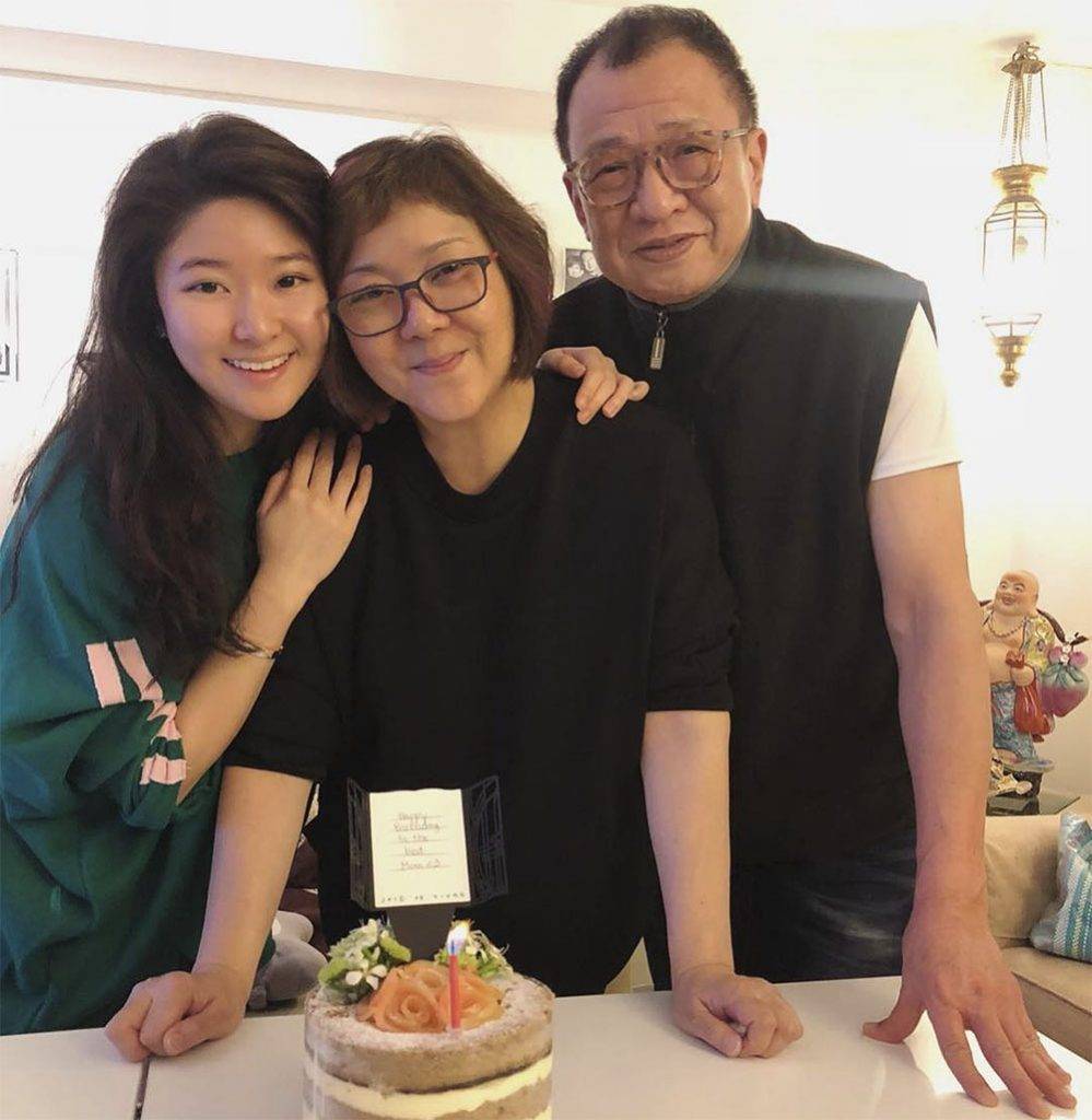 許紹雄 病危入院 許紹雄一家三口感情一直親密無間。(圖片來源:IG@benz_hui)