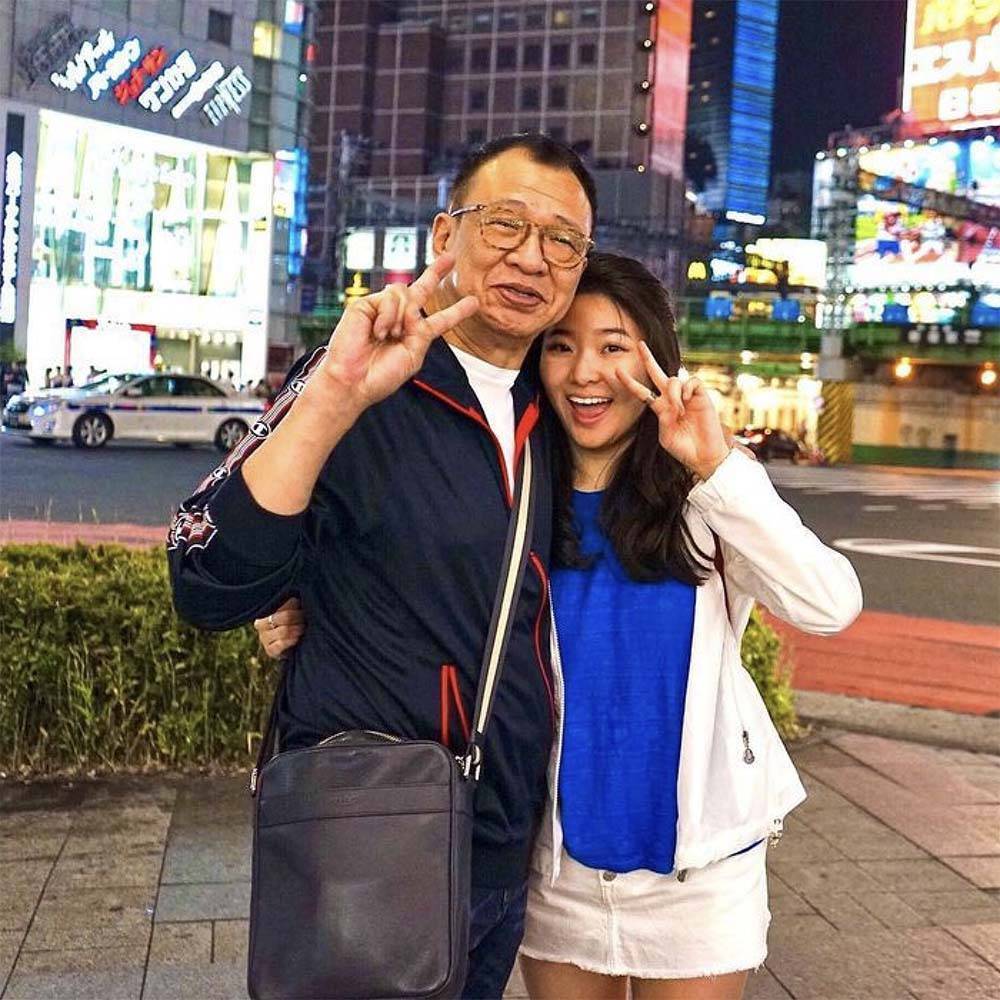 許紹雄 病危 以往除了往返新加坡探親外,許紹雄亦經常與家人一同出國旅遊。(圖片來源:IG@benz_hui)