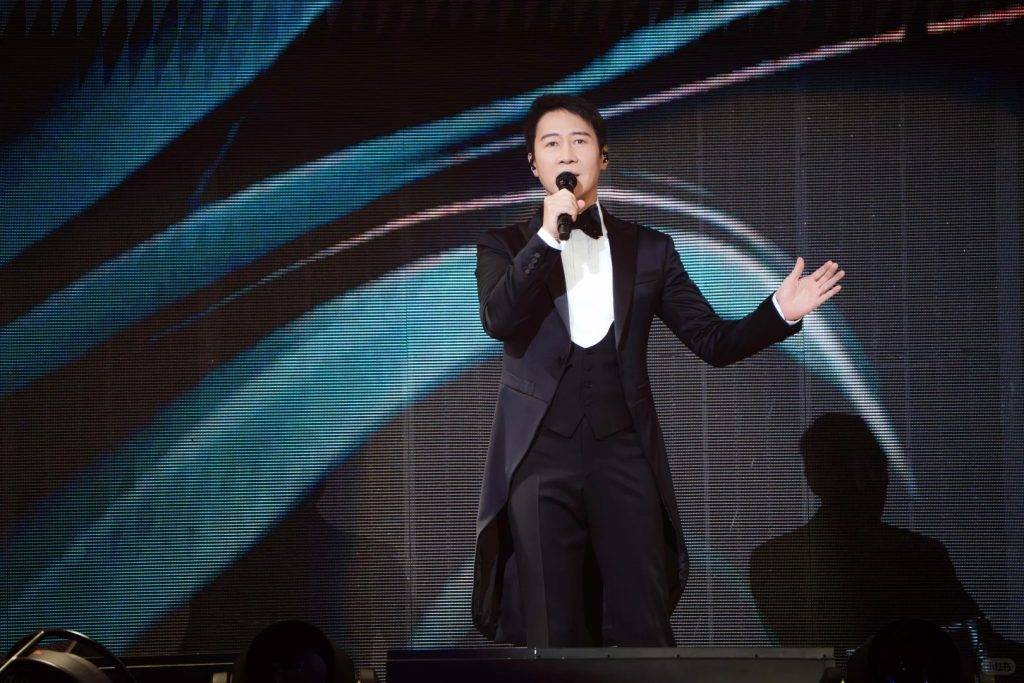 黎明 明福女 黎明日前在深圳大運中心體育館舉行《Leon Live 2025演唱會》(圖片來源:小紅書)