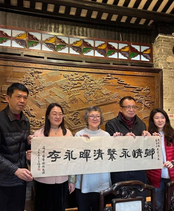 許紹雄 龍嬿而 (圖片來源:IG@benz_hui )