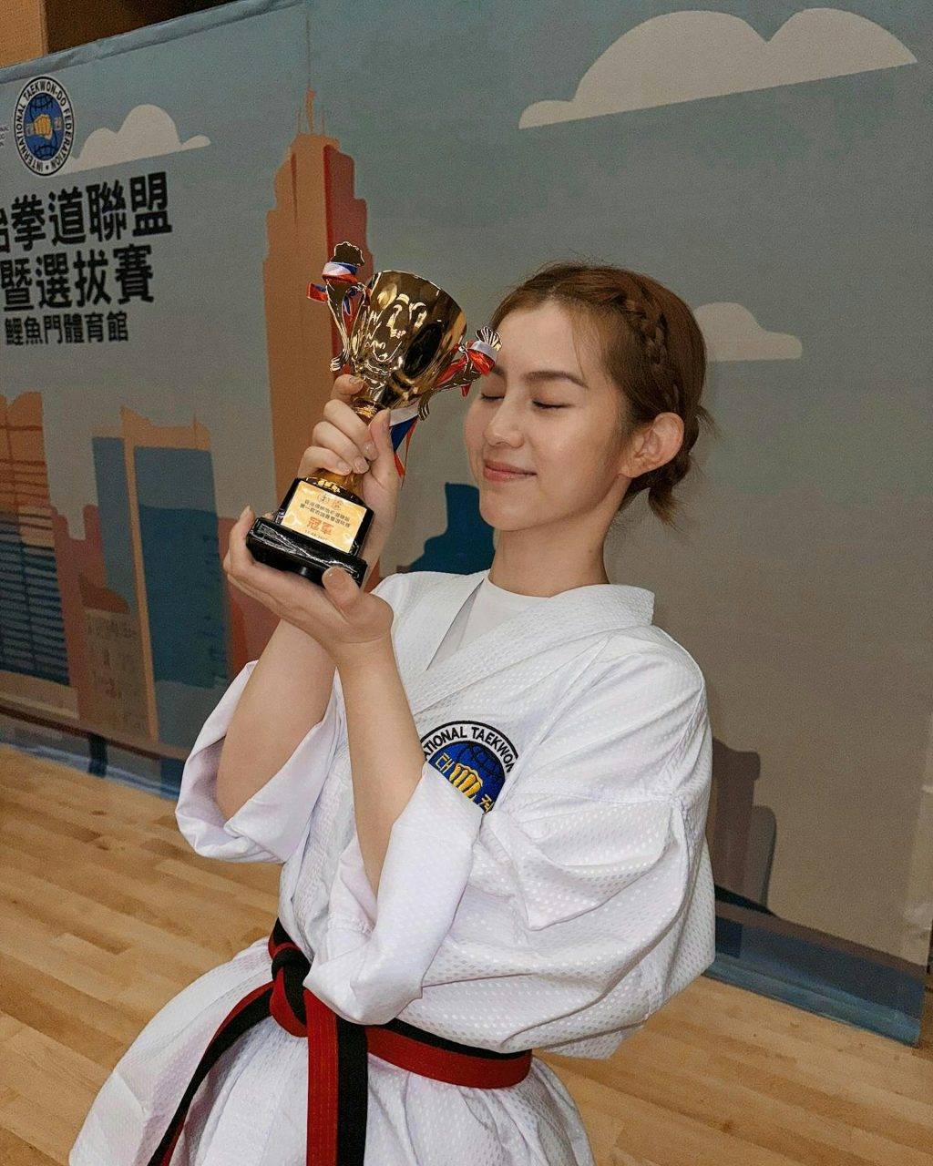 鄧月平 跆拳道 (圖片來源:IG@lllarine)