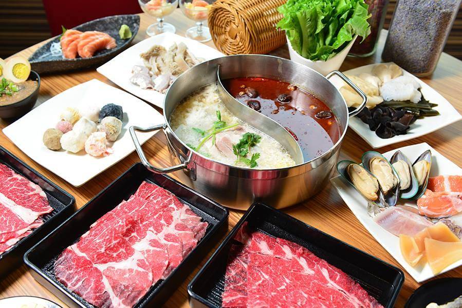 馬辣台式鴛鴦火鍋 (創興廣場) – 旺角餐廳 必食沙嗲湯底+藥膳豬骨湯底+極上無骨牛小排+特選安格斯黑牛仔+海生蝦+韮菜餃