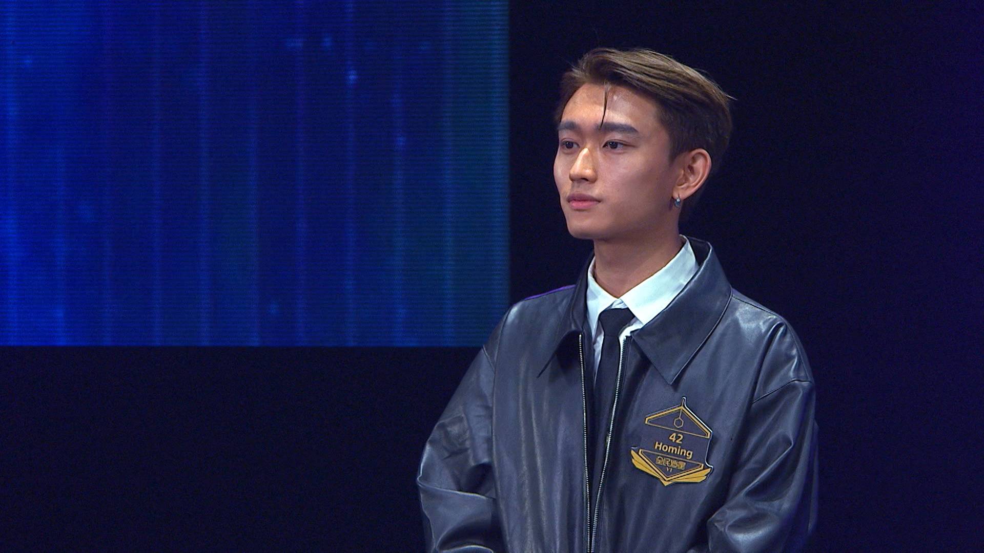 全民造星vi ian 42號參賽者Homing最後以2盞藍燈晉級。(圖片來源:ViuTV)