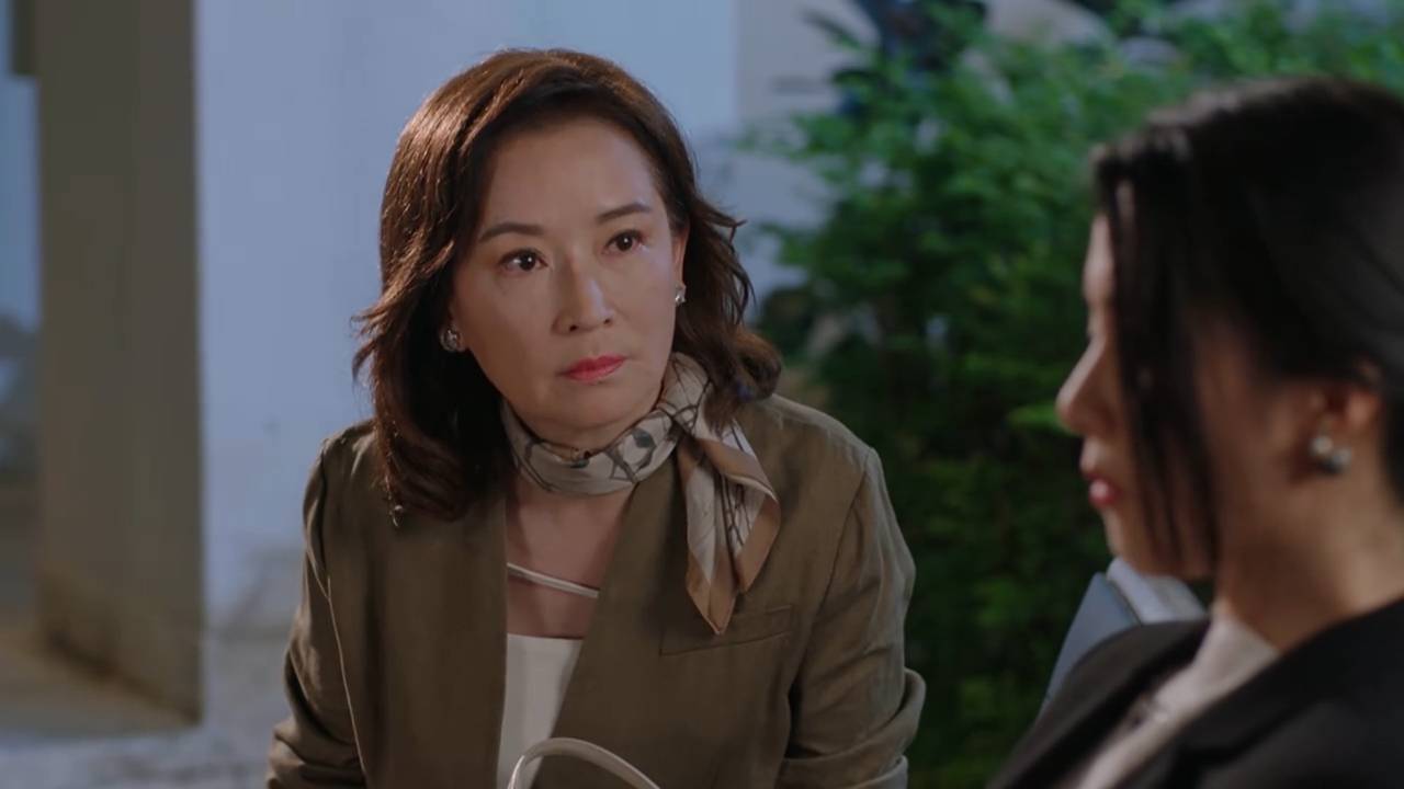 金式森林 陳曉華 龔慈恩隨後嫁禍給何廣沛,偷偷把錄音交給陳曉華(圖片來源:TVB)