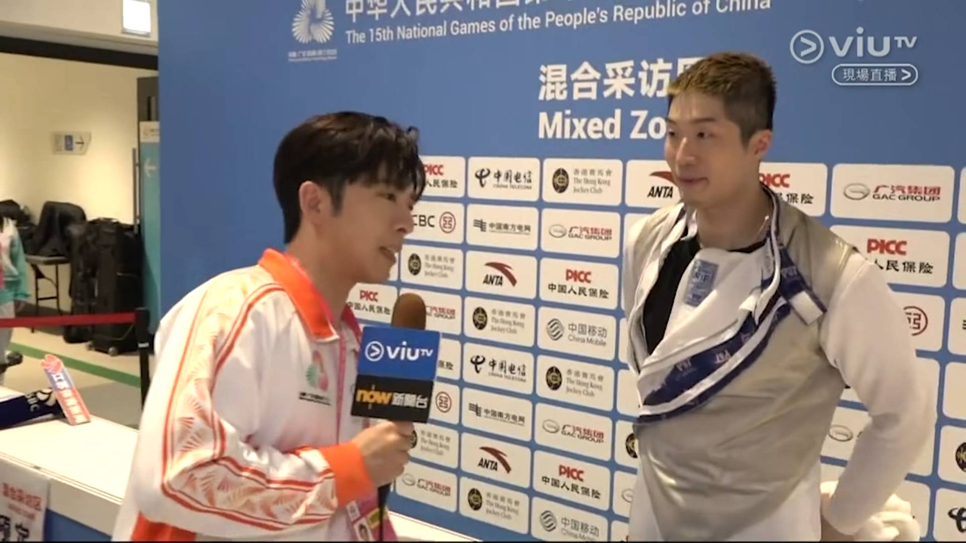 張家朗 edan 不少網民都大讚Edan表現專業,留言指:「正呀!問家朗好專業。訪問雙金奧運得主!爵安人生其中一個CV」。(圖片來源:ViuTV )