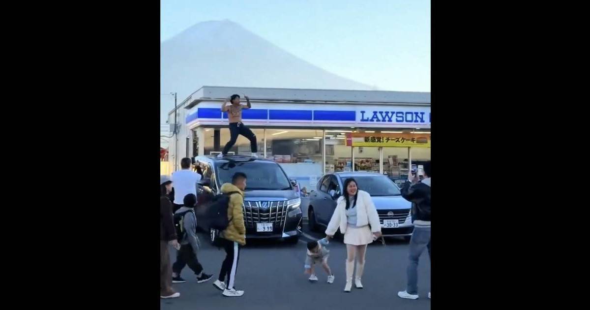網紅富士山LAWSON車頂半裸狂舞｜影片3小時破萬留言醜出國際