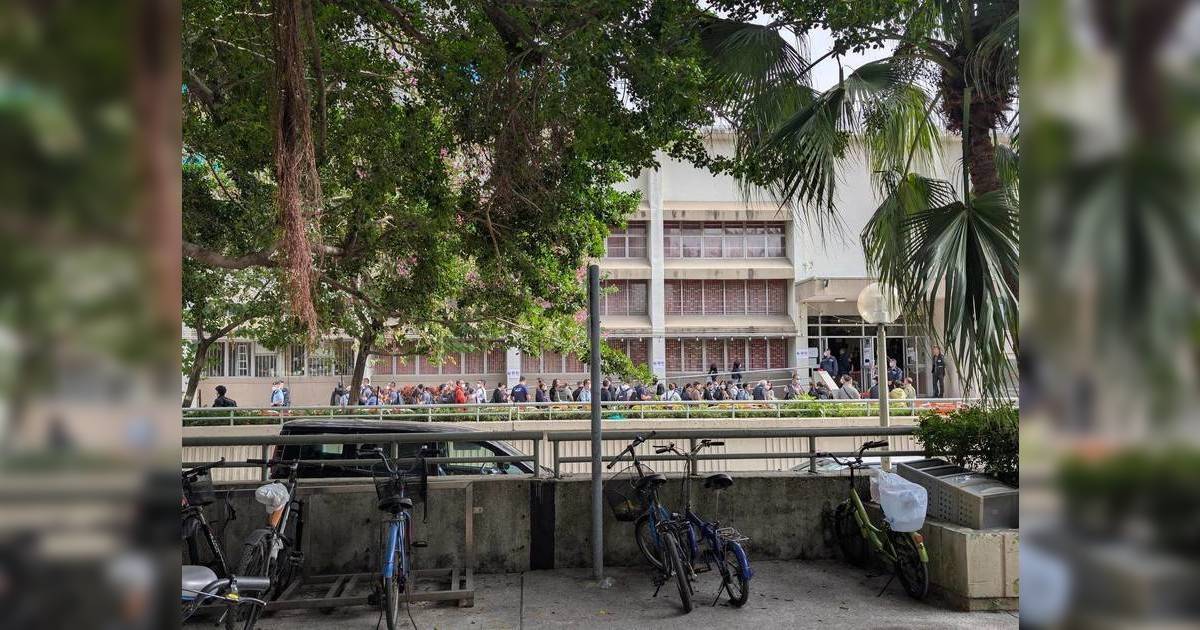 大埔五級火｜認屍程序今午廣福社區會堂開始 居民痛哭離開 現場有社工守候