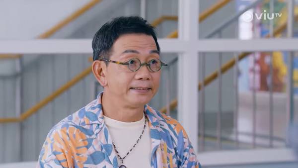 袁富華 新聞女王2 《反起跑線聯盟》的「樂悠悠幼稚園」孔校長 。(圖片來源:ViuTV)