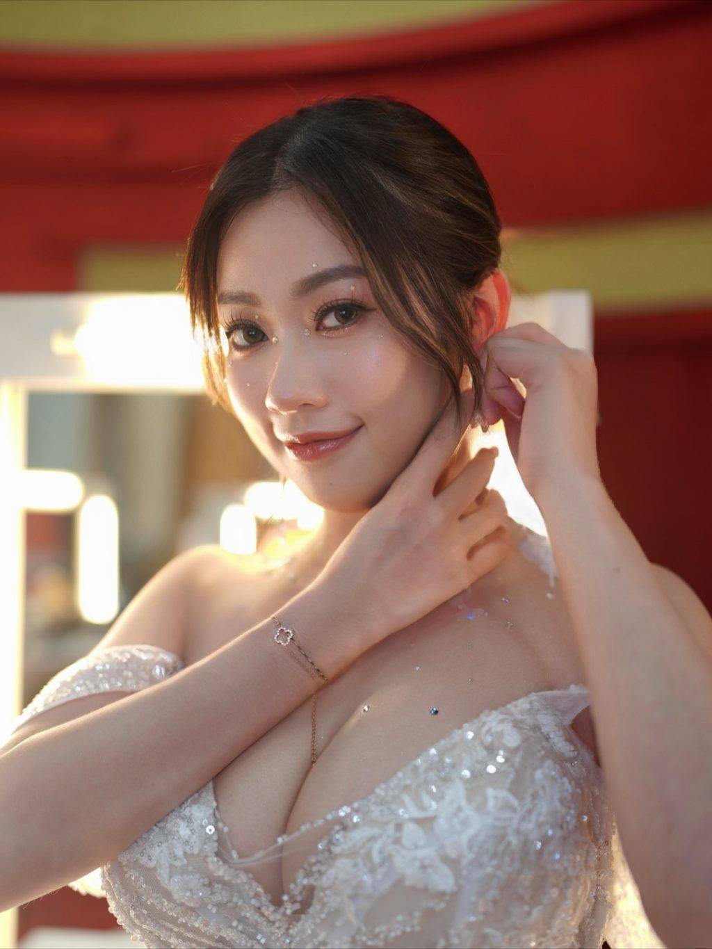 黃靖靈 台慶 距離本月19日台慶僅剩兩日,波波主動在網上集思廣益,網民反應相當踴躍,紛紛提出各種大膽建議!(圖片來源:IG@krysellawong)