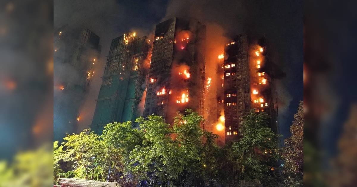 大埔宏福苑大火凌晨逐步受控 政府指宏幅苑外牆圍封物料不尋常