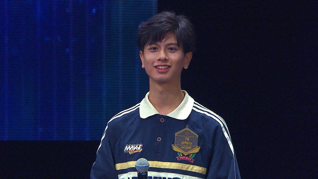 全民造星vi viutv 78號參賽者Jeffery 以2盞藍燈進入Gin Lee一組。(圖片來源:ViuTV)