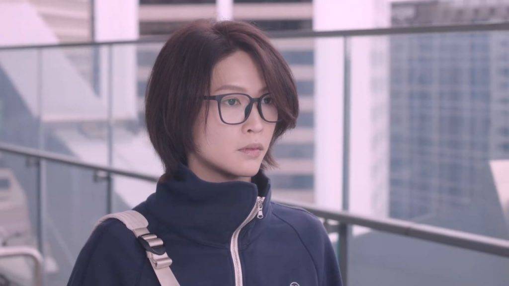 蔣祖曼 新聞女王2 回憶畫面,同樣在滙豐總行取景!(圖片來源:TVB)