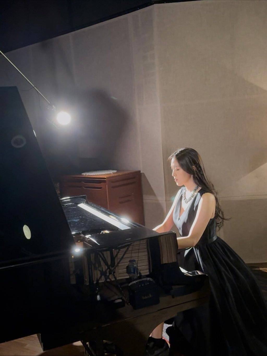 新聞女王2 片尾曲 呂喬恩 鍾澍佳 (圖片來源:IG@quinn_lui)