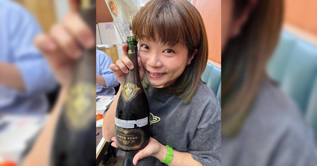 小儀老公｜55歲前DJ阮小儀聖誕晒婚戒合照宣布已婚 老公身份惹熱議