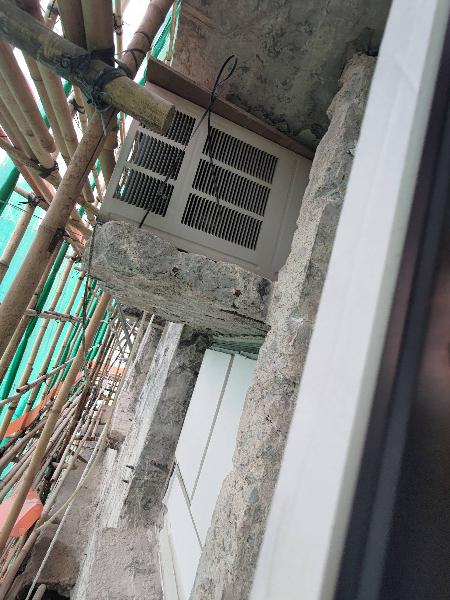 宏福苑 火災 宏福苑住戶揭密封環境真相(圖片來源:網上圖片)