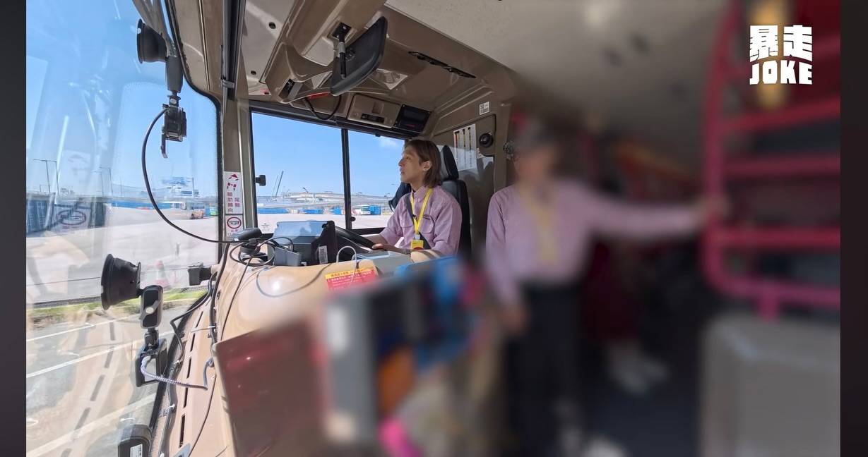 黃又南 駕駛牌照 宜家仲考埋旅遊車牌(圖片來源:IG@wongyounam)