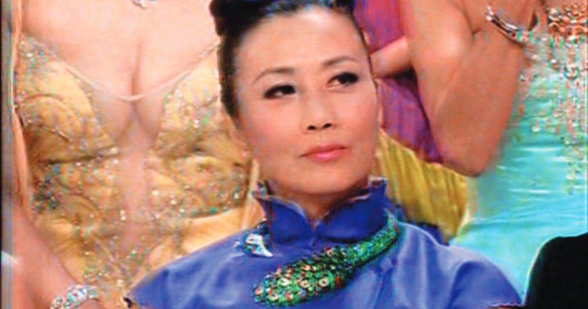 郭羨妮17年前透視裝震撼童年｜2008年頒獎禮TVB花旦性感造型回顧