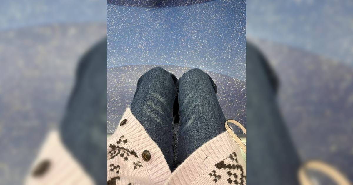 港女搭港鐵突被旅客求婚｜送「這食物」兼爆一句話 網民斥無警覺心