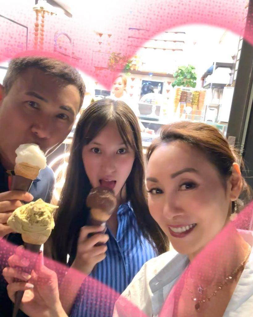 郭可盈 林天若 郭可盈與林文龍已淡出幕前,近年不時一家三口出遊,享受人生。(圖片來源:IG@khy_official)