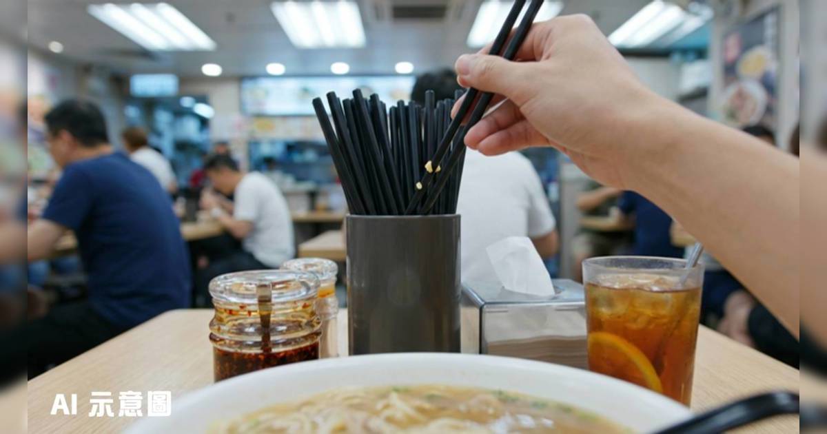 連鎖米線店筷子筒藏大量麵包碎｜食客驚呼「好核突」 極速致歉承諾改善