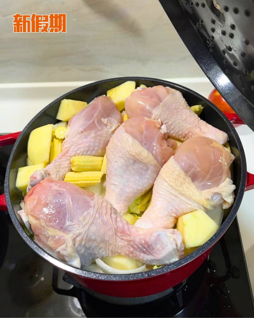 無水蘋果雞湯 (圖片來源:threads@fatfatfatssss、threads@huaipingwu、threads@cheapjing.eater、threads@chan__kyu)