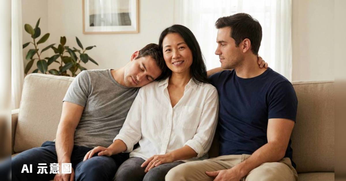 24歲泰女熱戀雙胞胎兄弟｜家人不反對三人同床 房事安排靠一招