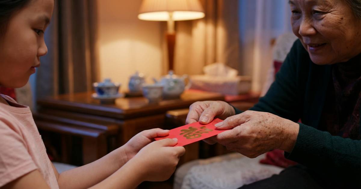 【2026派利是公價】最新利是金額參考！親戚/同事/保安要派幾錢？一文睇清派利是禁忌＋換新鈔攻略