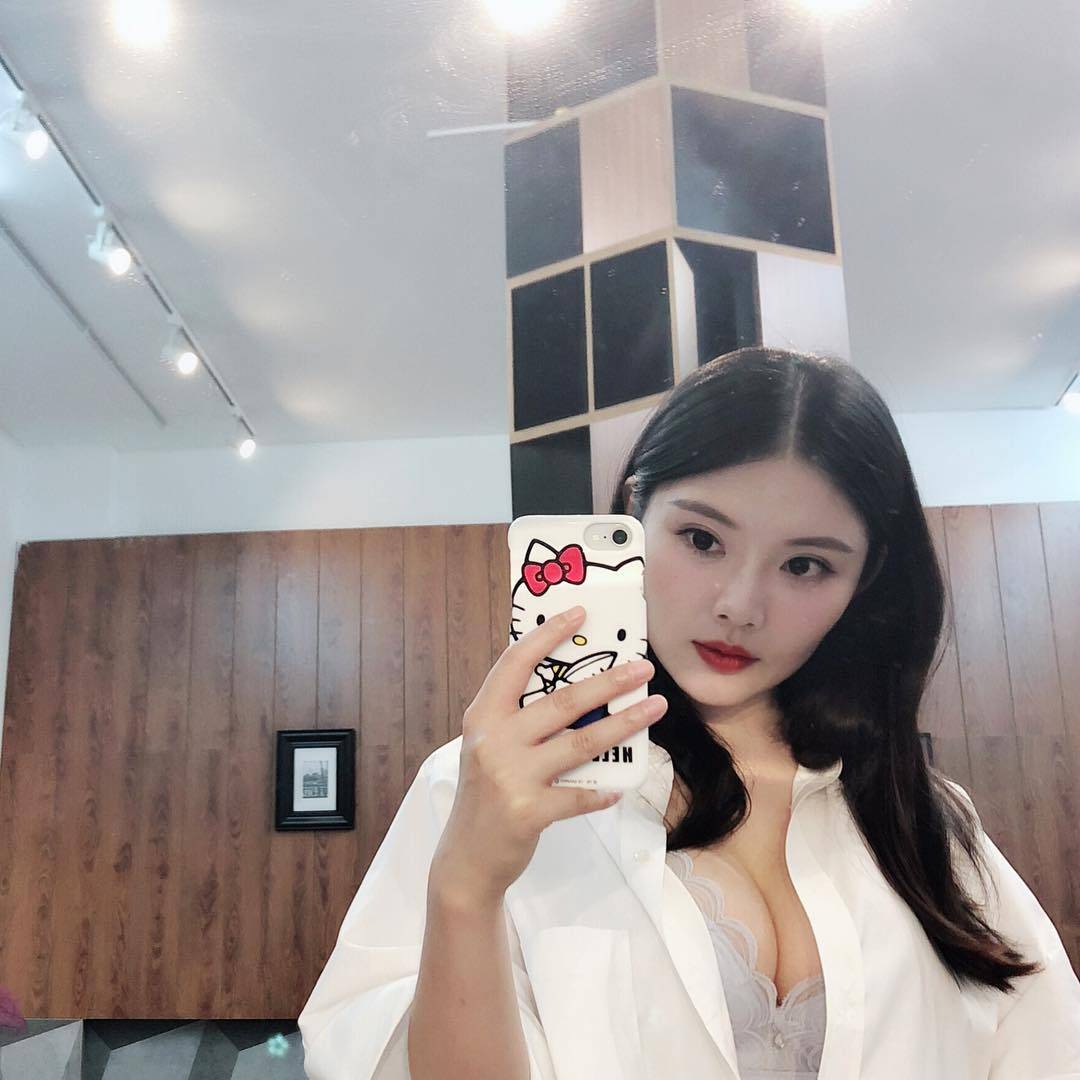 徐冬冬 尹子維 (圖片來源:IG@raquelxuofficial)