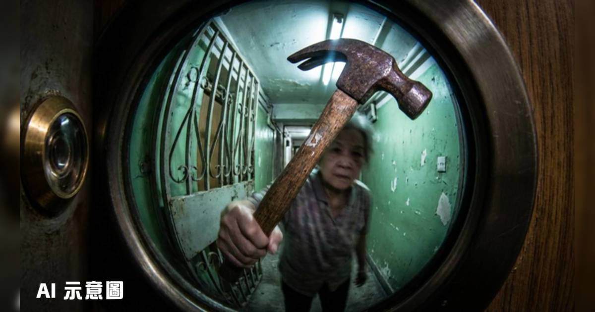 夫婦花40萬買樓遭鄰居滋擾120日｜送飯婆婆持鐵錘瘋狂劈門 女戶主崩潰尖叫