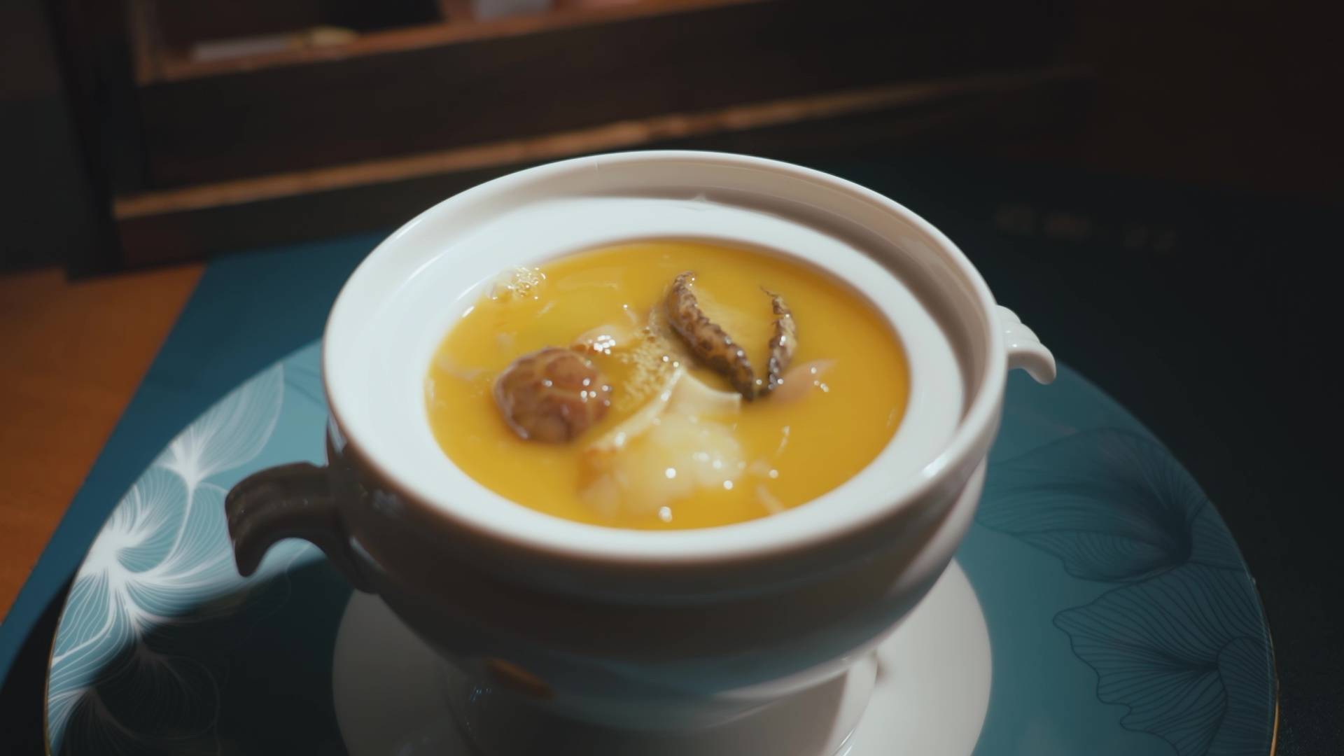 尋歡作樂的姐姐 游嘉欣 (圖片來源:TVB)