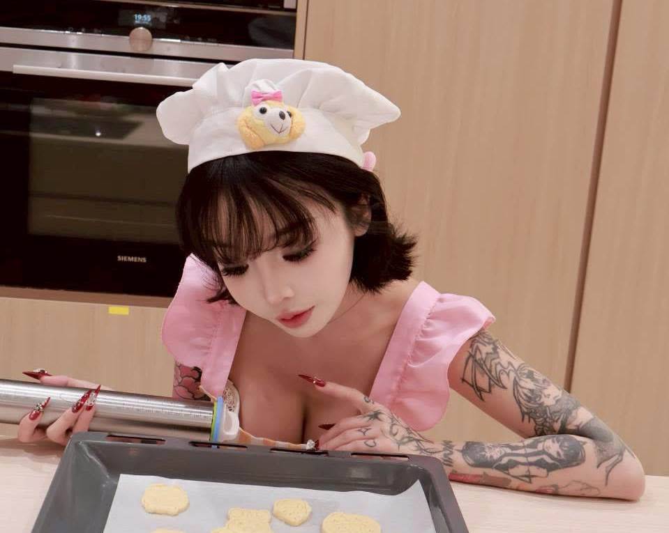 最新時事速遞 av女優 蘇櫻花揭東西方拍攝現場,對手最大差異。(圖片來源:蘇櫻花IG)