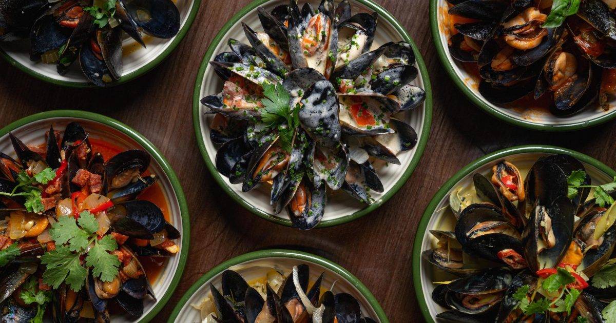 FRITES Belgium on Tap (濠豐大廈) – 鰂魚涌餐廳 必食Frites House Mussels+750g Roasted Pork Knuckle+Tiger Prawn and Smoked Salmon Risotto