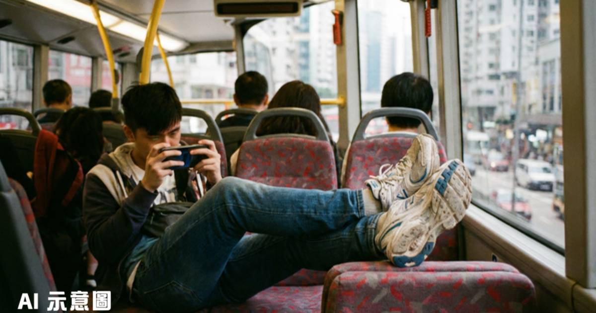 年輕人巴士一人霸兩位｜仲做這動作更離譜　女乘客怒公審：自私自利