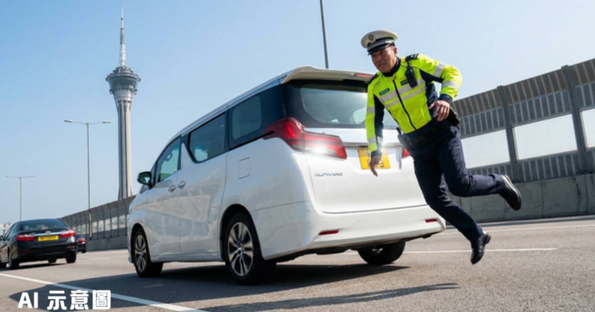 三地牌七人車突倒車險撞警員｜交通警神反應彈開 後續處理震驚全網