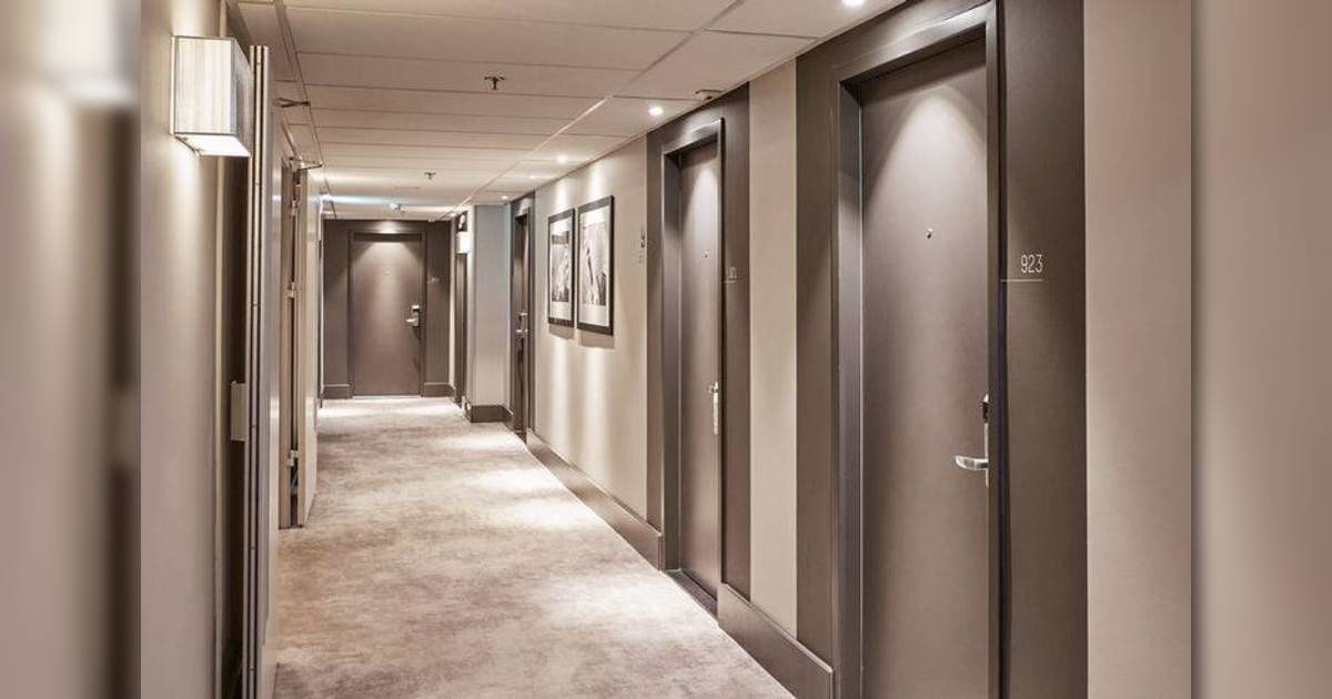 空姐教路入住酒店必做5事｜唔只敲門咁簡單 這樣檢查床底？