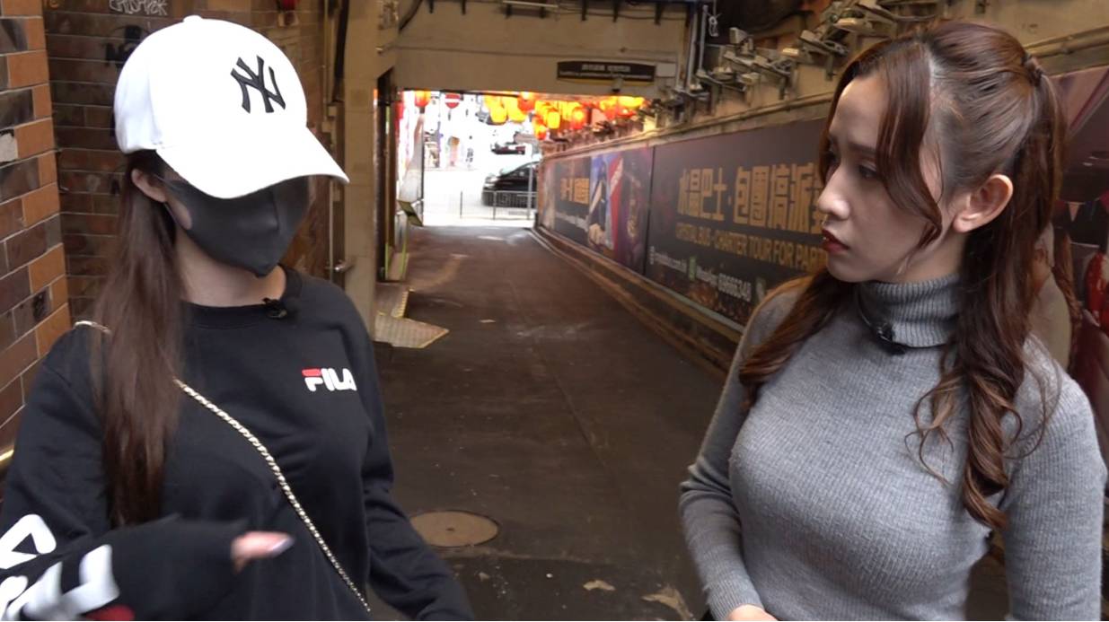 梁菁琳 東張西望 面對陌生男子的緊迫跟蹤,Angel隨即通知管理處並報警求助。(圖片來源:TVB)