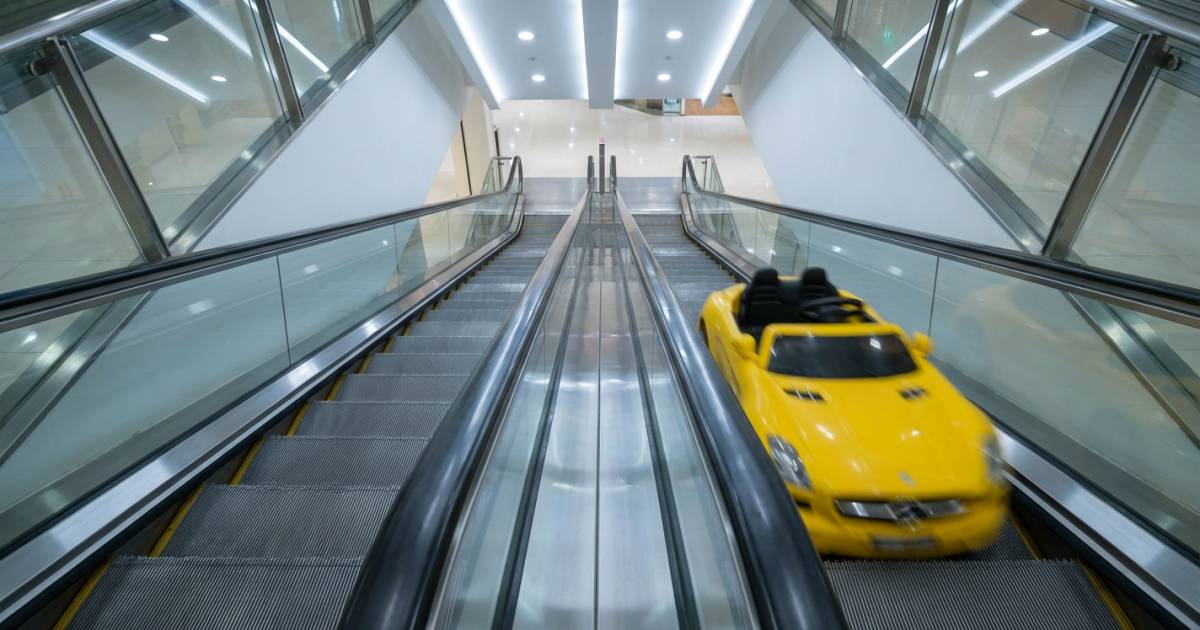 雲南狠心人母扶手電梯放玩具車｜累5個月大BB頭撼地吐血！冷血一句：最多賠2,000