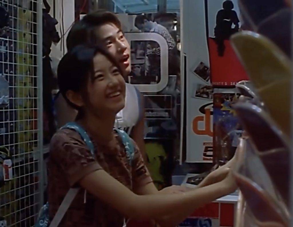 陳自瑤 王浩信 陳自瑤對徐天佑有好感,主動出擊約他陪買新滑板。(圖片來源:《愛上我吧》截圖)