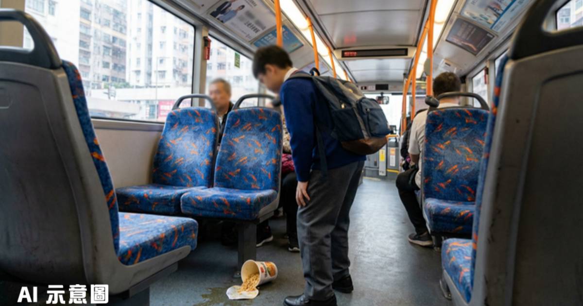 小學生巴士倒瀉杯麵｜事隔1年3個月突然自首 網民狠批一句話