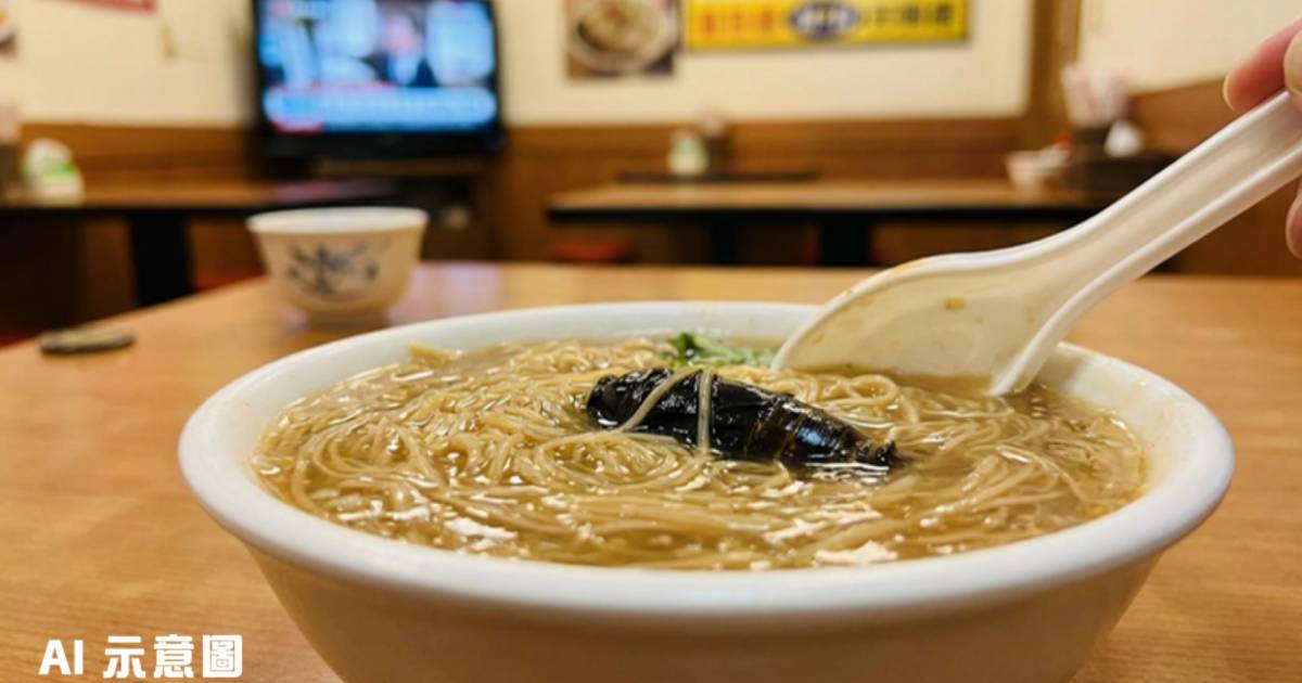 台灣網民外賣麵線驚見超大蟑螂｜以為是香菇留最後吃 真相震撼